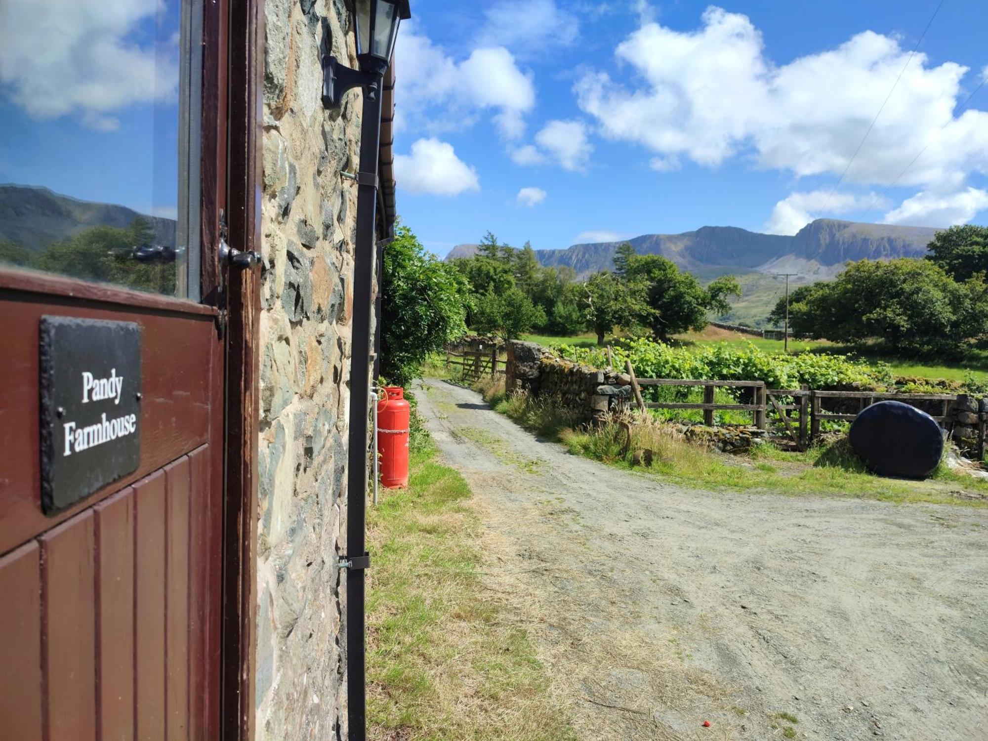 Pandy Farmhouse - Panoramic Mountain Views Within Snowdonia'S National Park - 4X4 Recommended ดอลเกซเซย์ ภายนอก รูปภาพ
